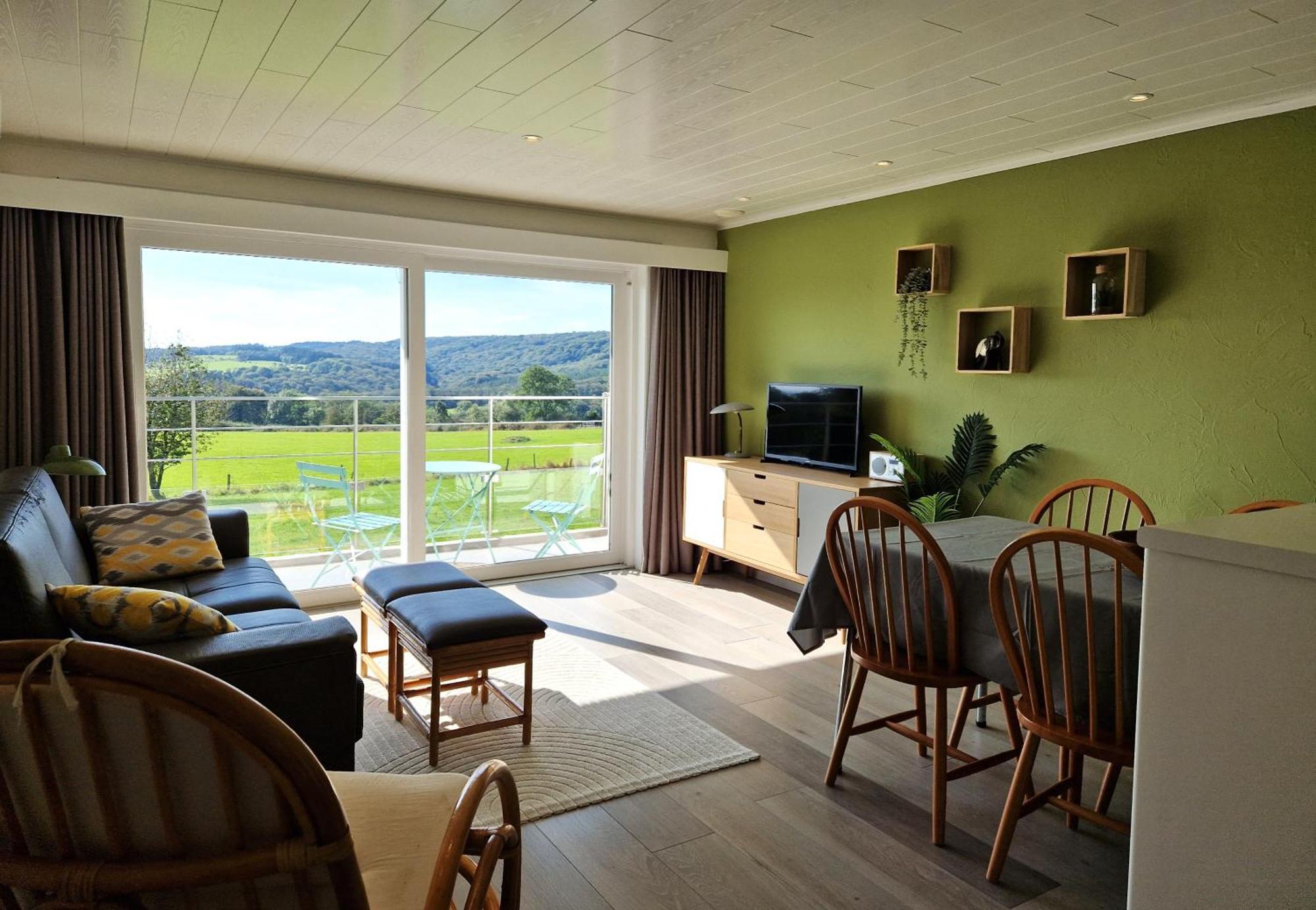 Appartement With Beautiful Views Near *